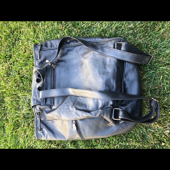 Medium sized Black backpack - Picture 2 of 4